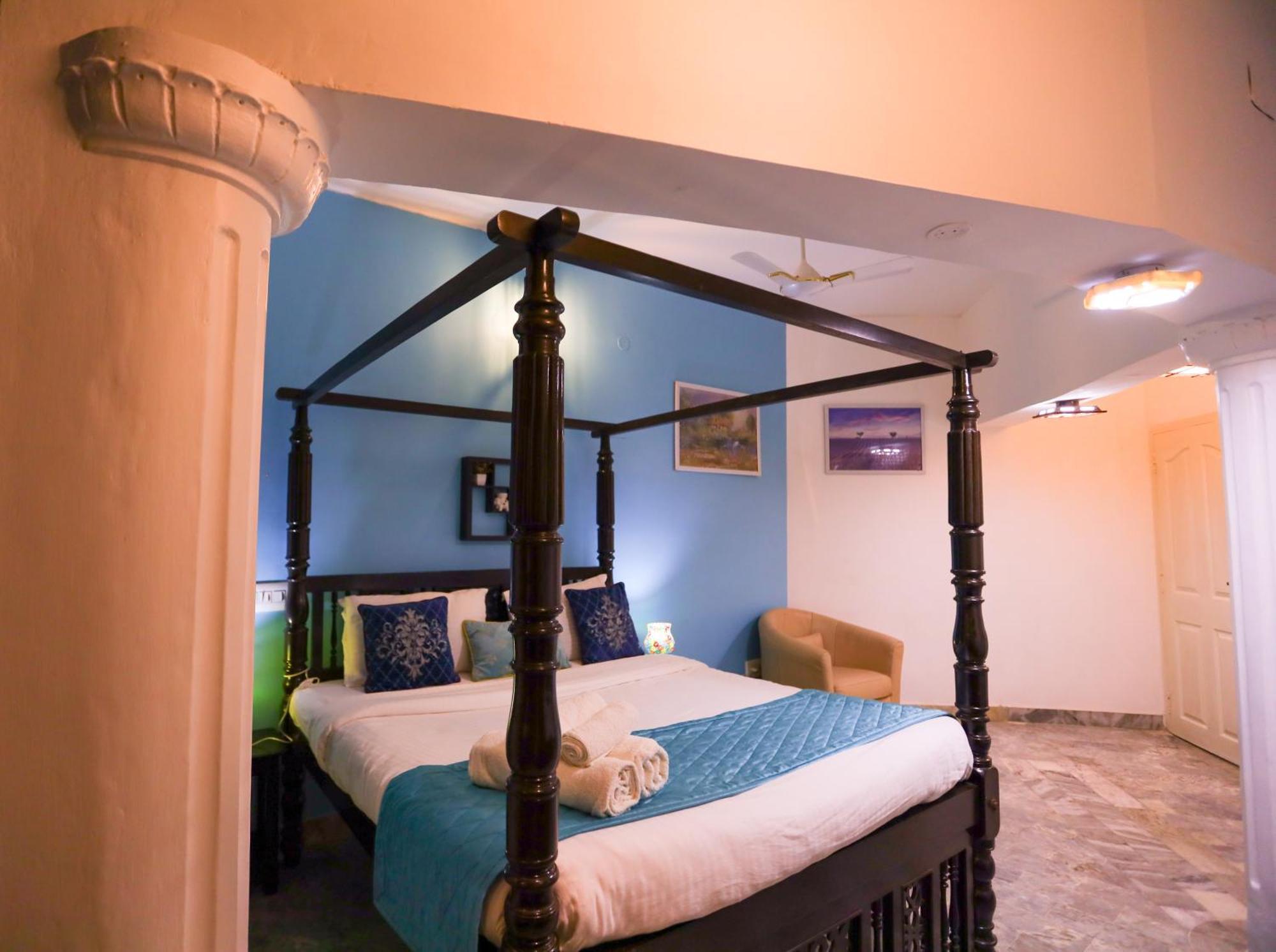 Deluxe Room,1758975102:JPEG