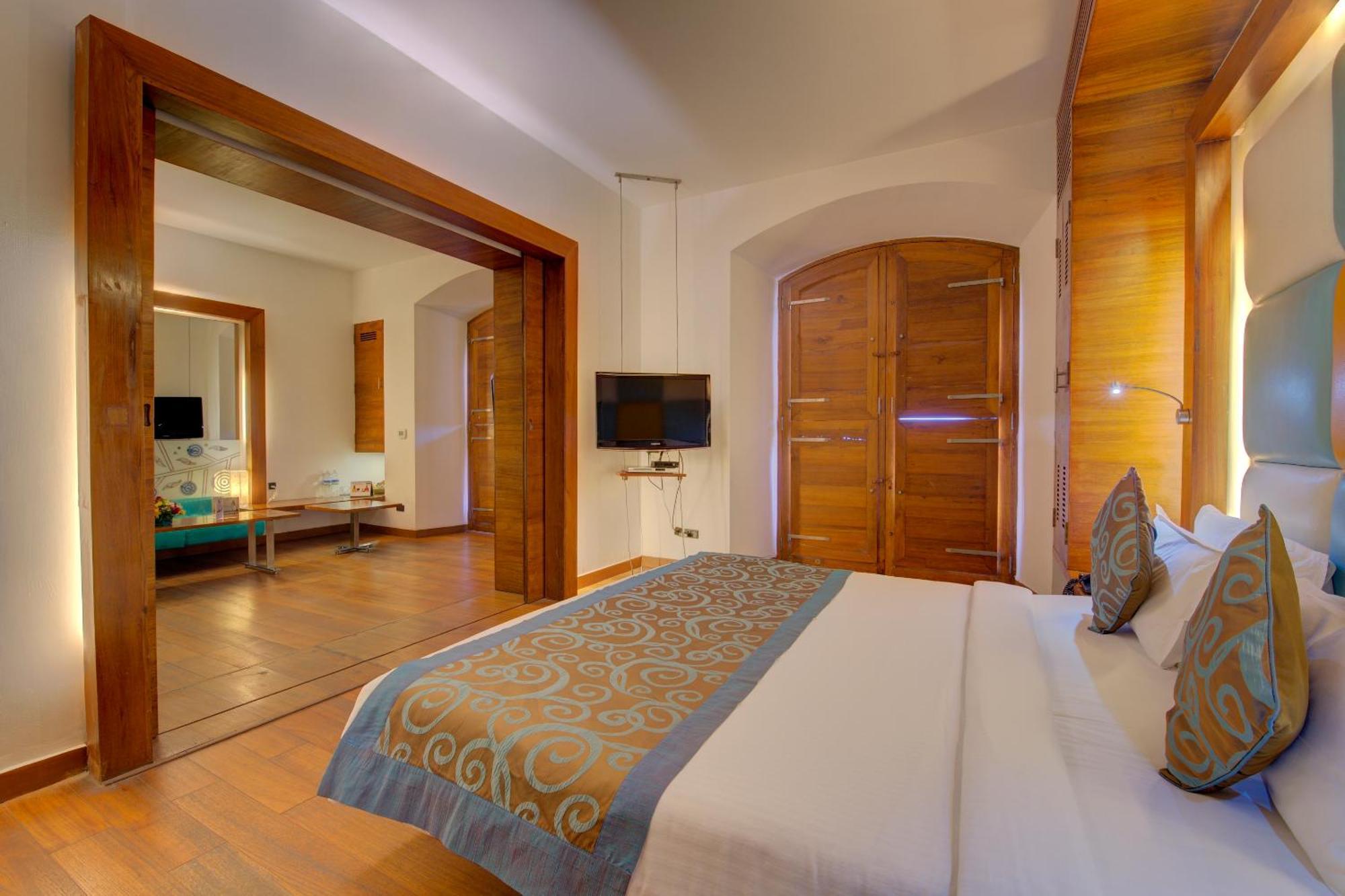 Suite 1 Double Bed Complimentary minibar 01 per
