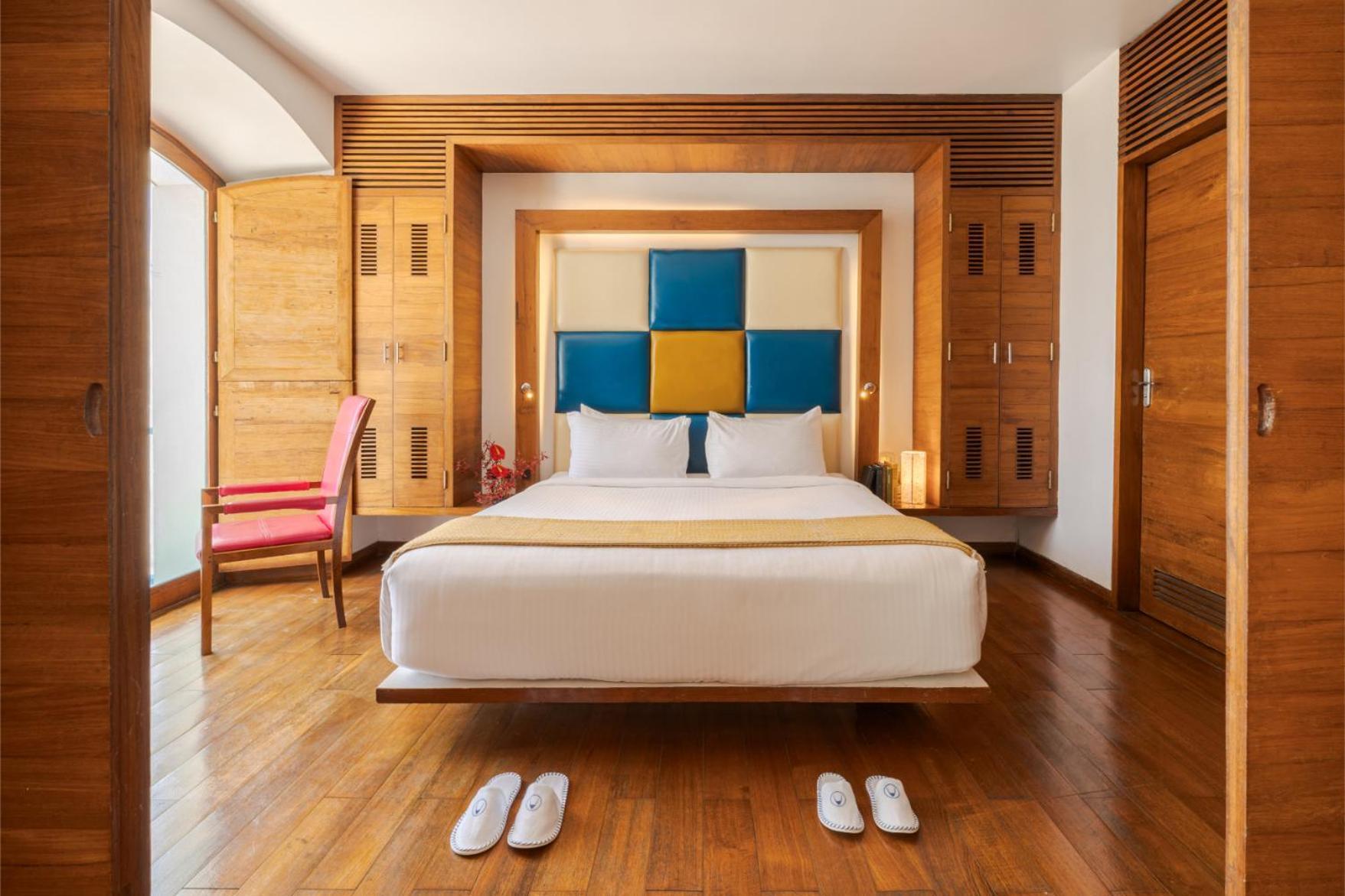 Suite 1 Double Bed Complimentary minibar 01 per